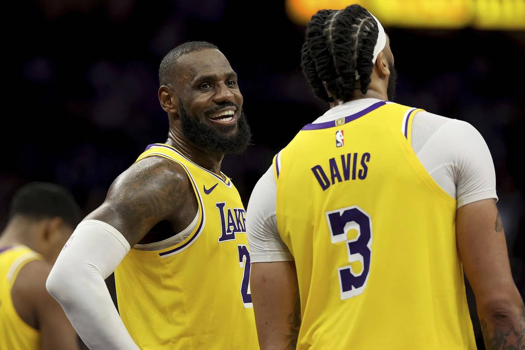 浓眉哥连续三场比赛得分超过锐不可当，SKT不断突破！